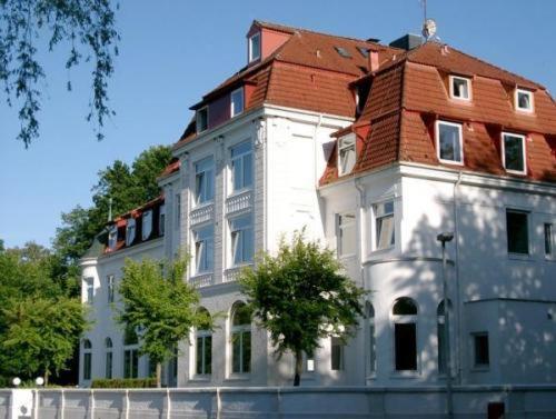 See Schlosshotel Am Kellersee Eutin Exterior photo
