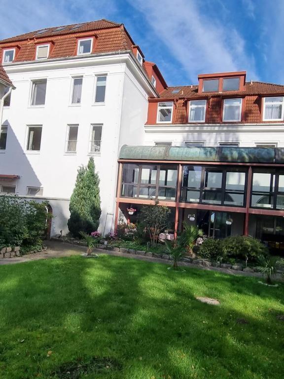 See Schlosshotel Am Kellersee Eutin Exterior photo
